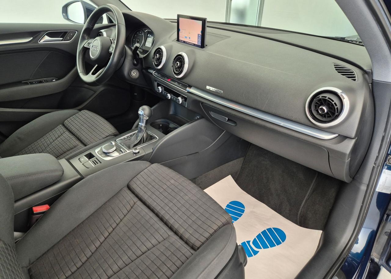 AUDI A3 SPORTBACK 30 g-tron S tronic Sport