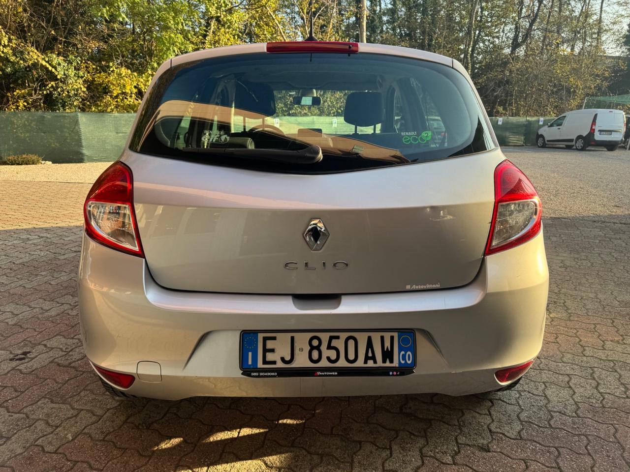 Renault Clio 1.2 16V 5 porte Live! *NEOPATENTATI*