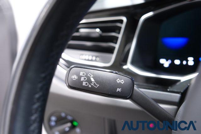 VOLKSWAGEN Polo 1.0 TSI DSG R-LINE AUTOMATICA NEOPATENTATI