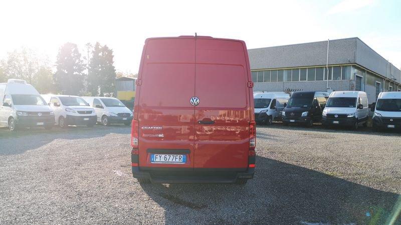Volkswagen Crafter 35 2.0 TDI 140CV PL-TA Furgone con rampa moto