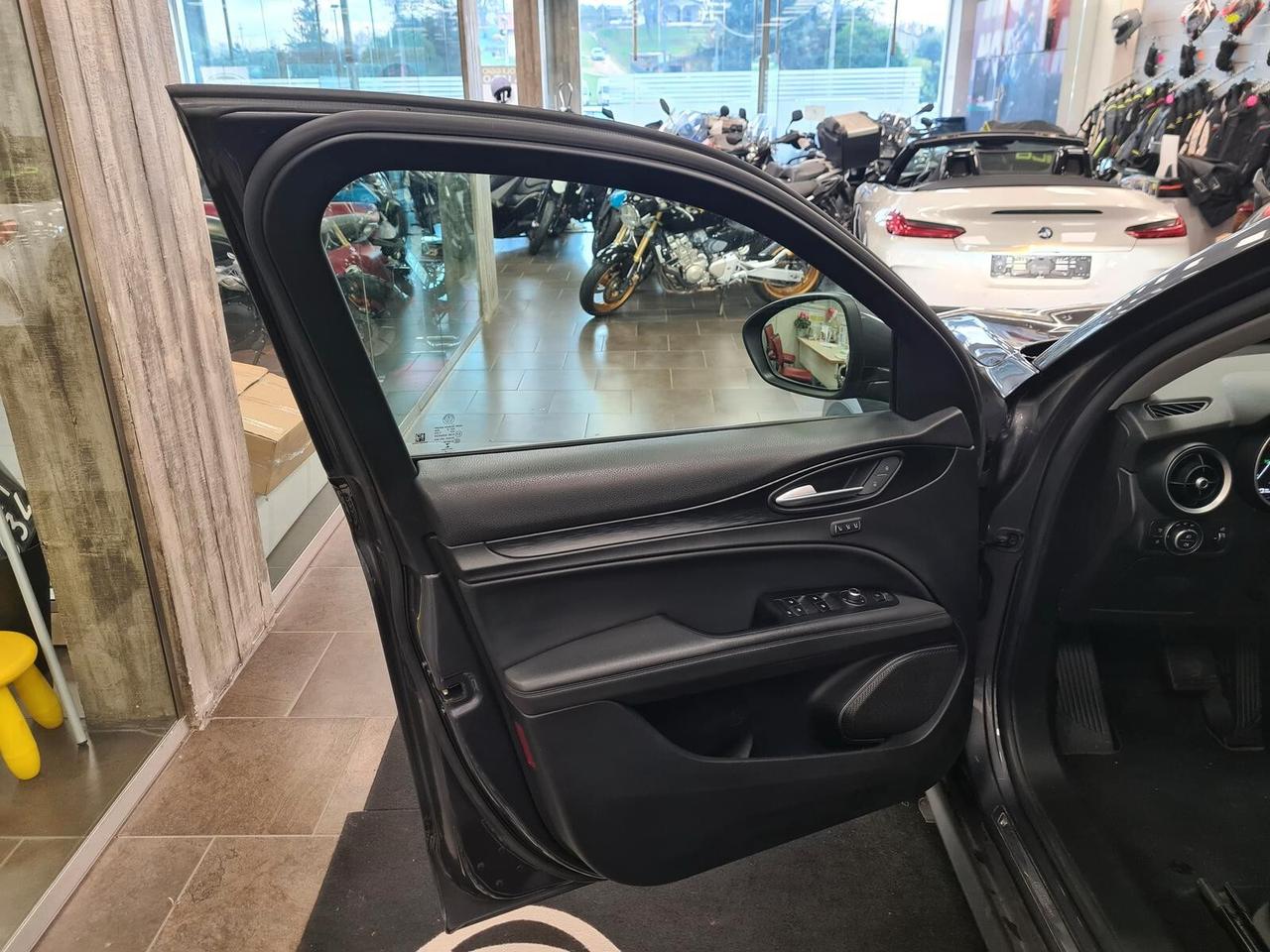 Alfa Romeo Stelvio 2.2 Turbodiesel 210 CV AT8 Q4 Super