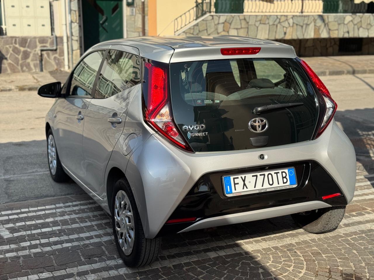 Toyota Aygo 1.0 VVT-i 72 CV 5 porte x-play