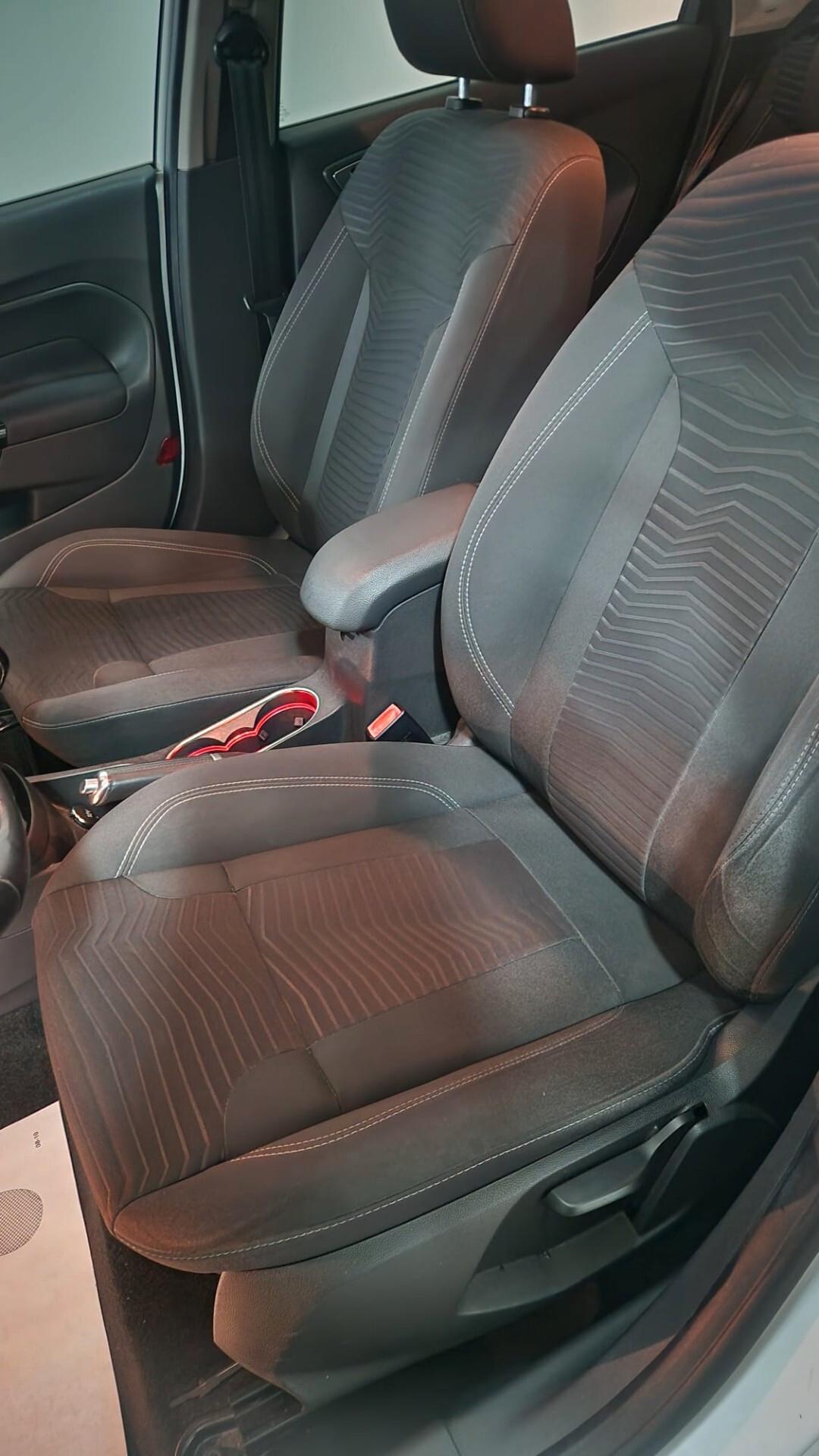 Ford Fiesta 1.5 TDCi 5 porte Titanium neopatentati ok