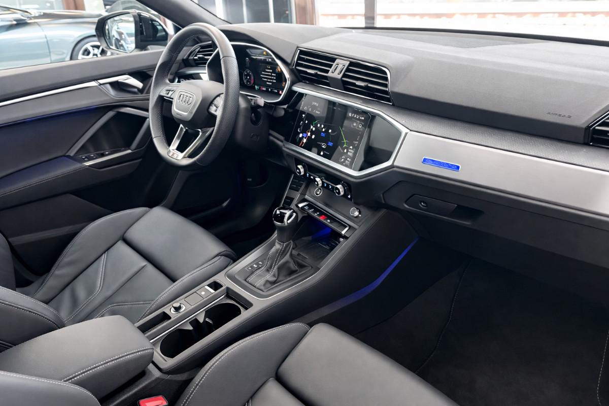 Audi Q3 Sportback 35 2.0 tdi Identity Black quattro s-tronic