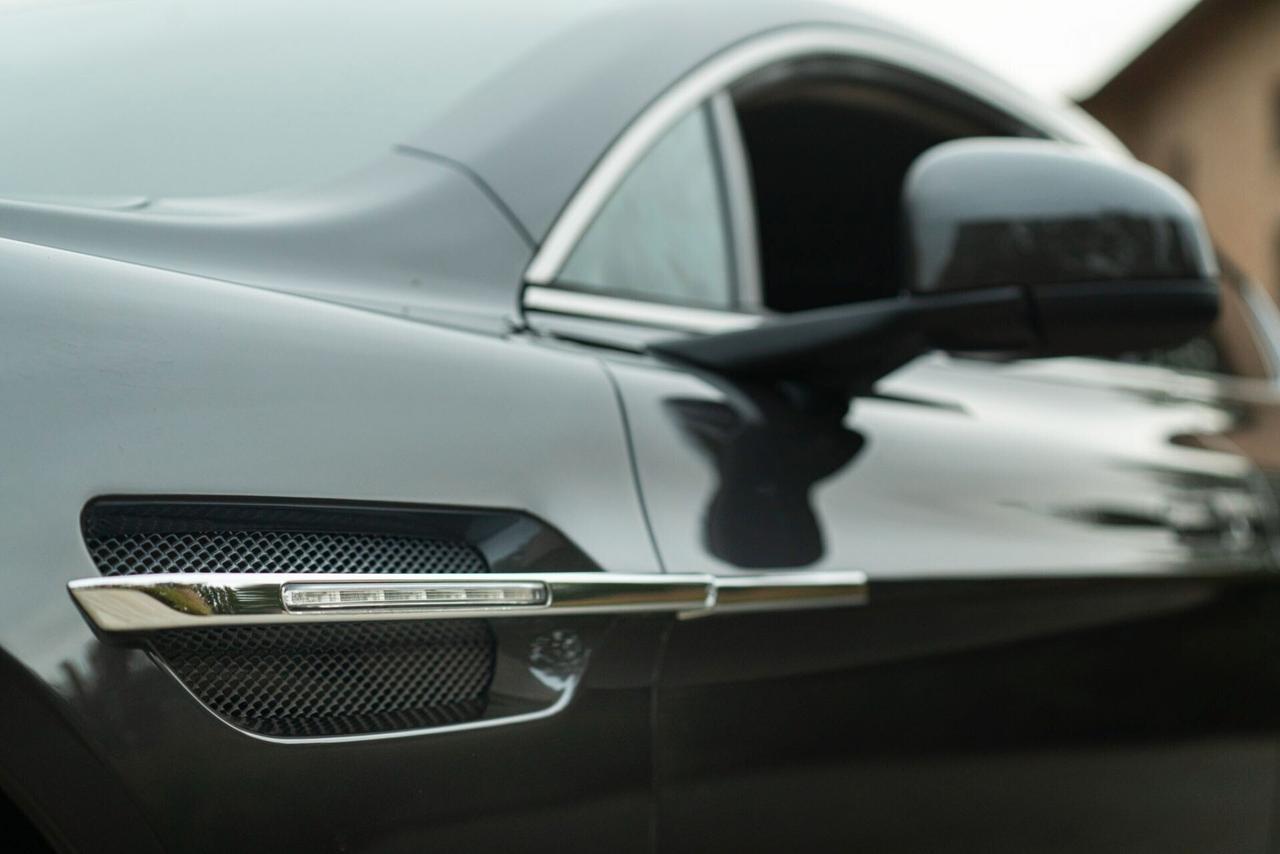 Aston Martin Rapide 4 porte
