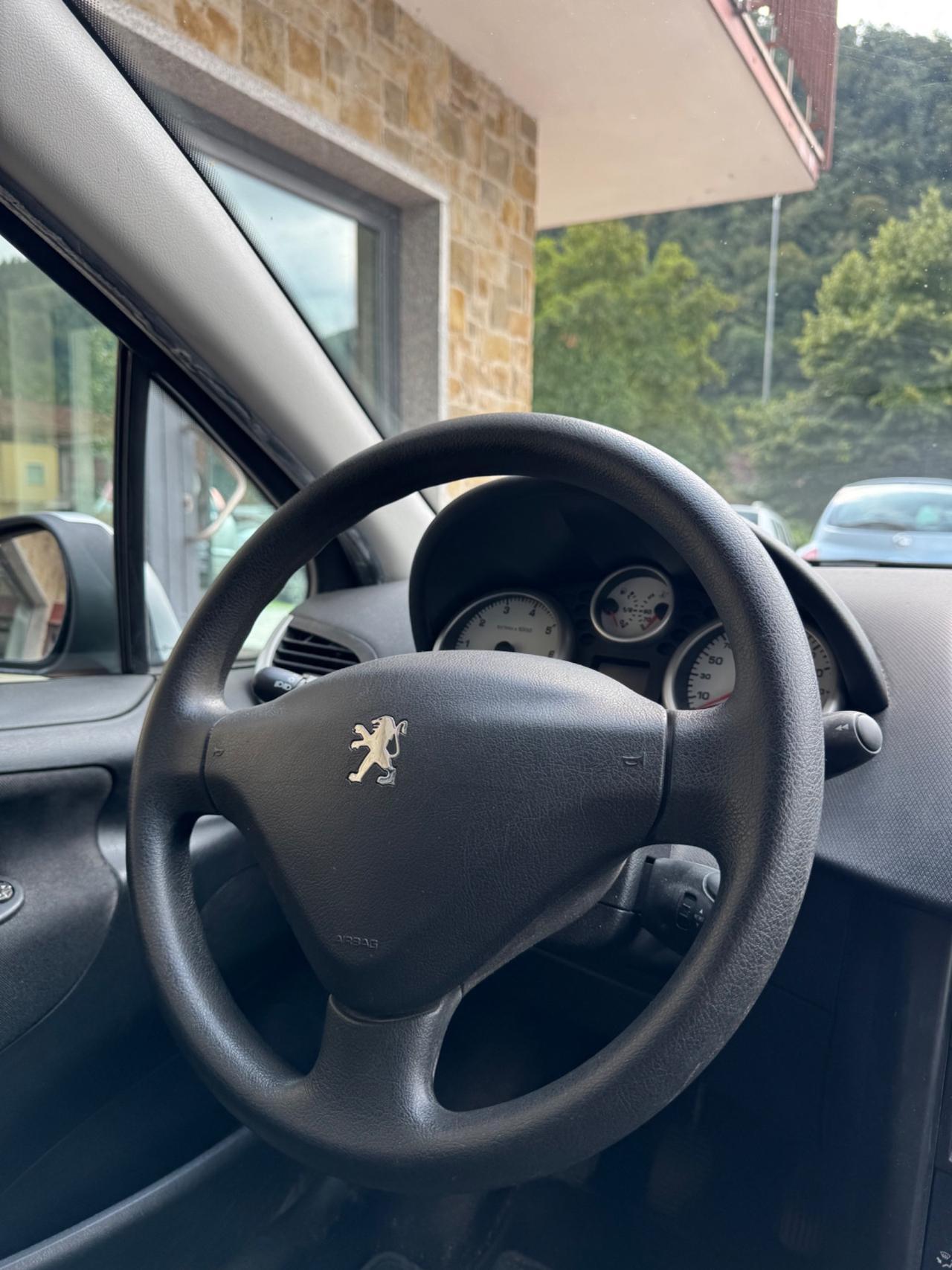 Peugeot 207 1.4 8V 75CV 5p. X Line ECO GPL