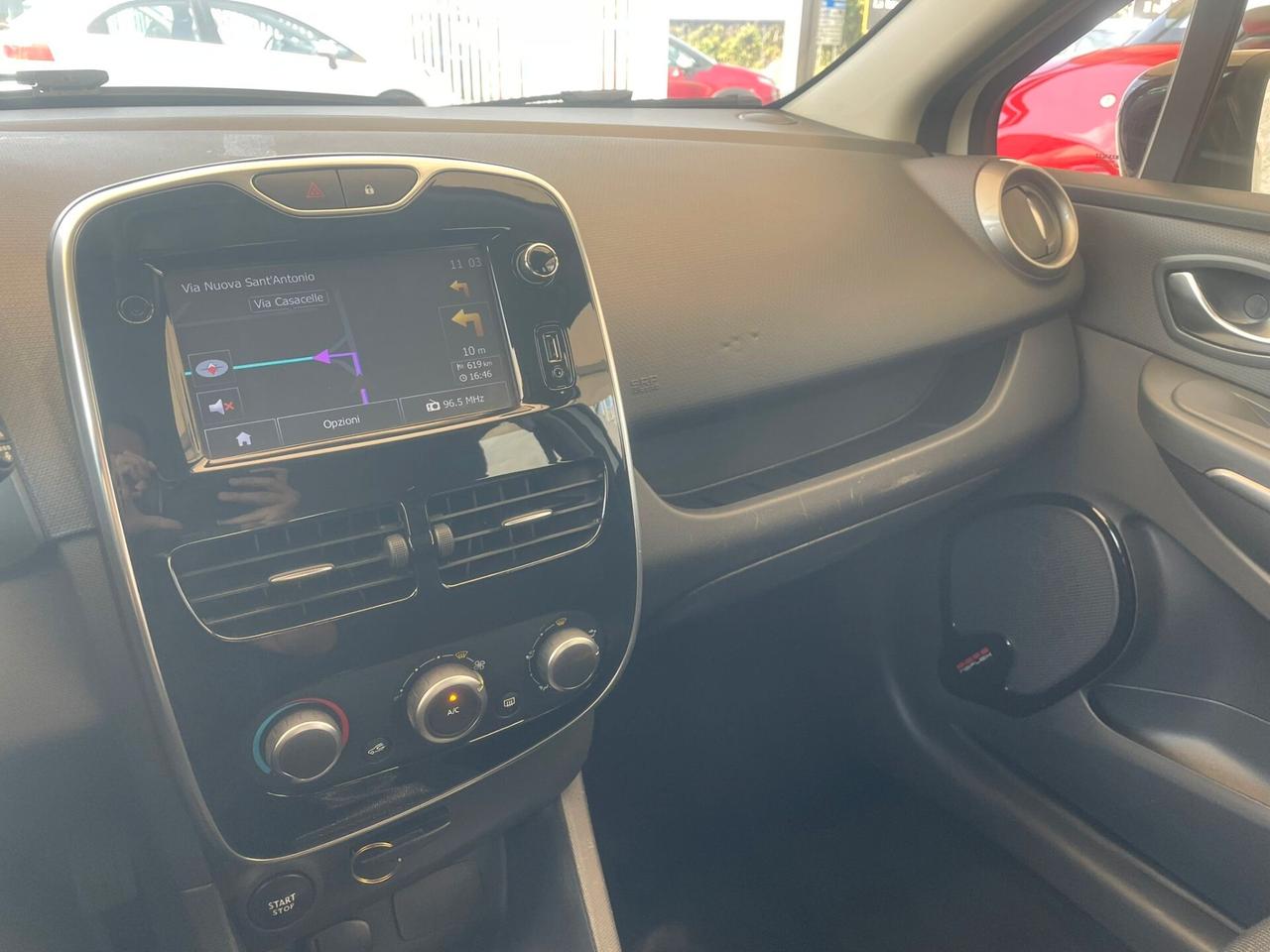 Renault Clio 1.2 75CV 5 porte Costume National