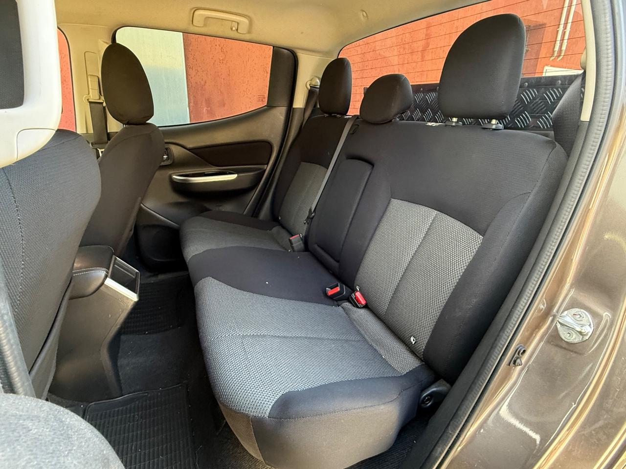 Mitsubishi L200 2.3 D Club Cab 4x4 Super Select Intense