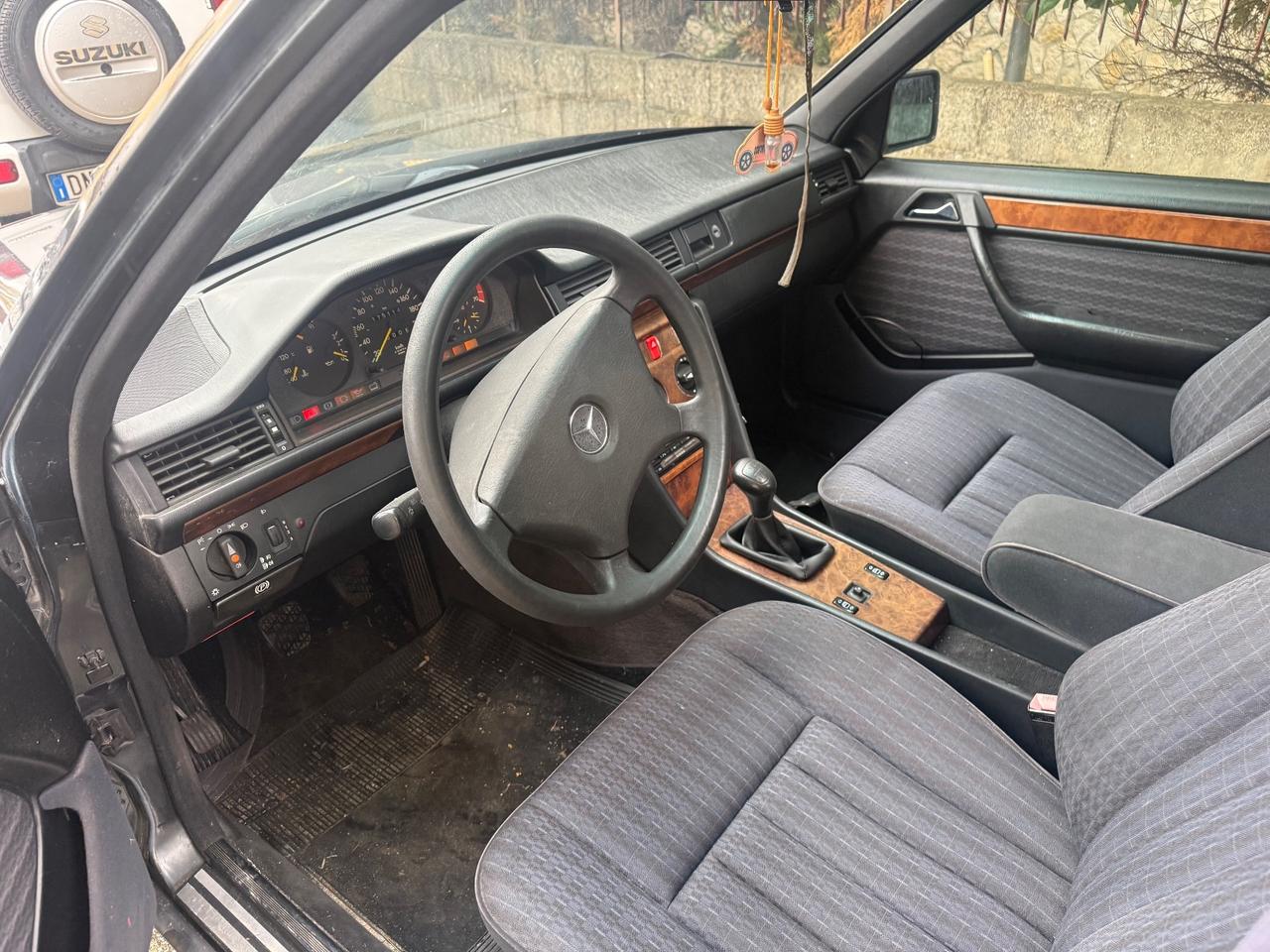 Mercedes-benz E 200 Avantgarde