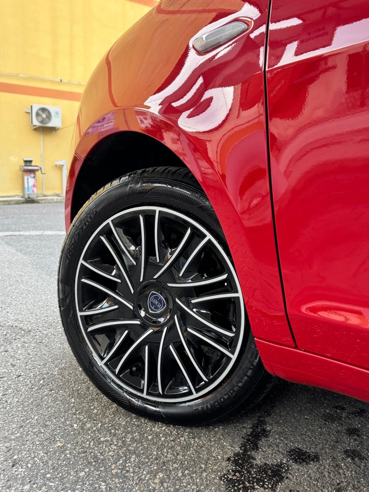 Lancia Ypsilon 1.0 FireFly 5 porte S&S Hybrid Gold Plus