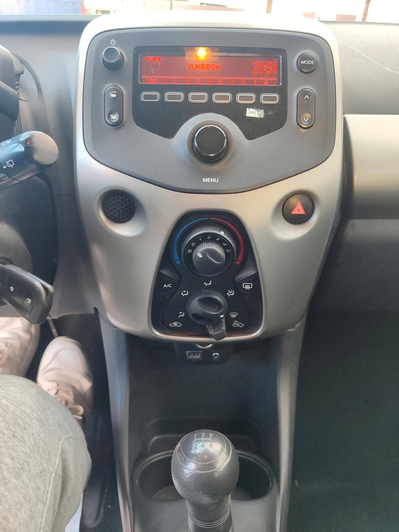 Peugeot 108 PureTech 82 5 porte Allure