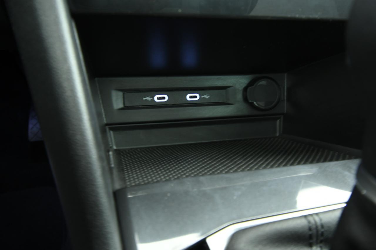 VOLKSWAGEN Tiguan 1.4 tsi eh Life dsg ACC+APP CONNNECT+C17"