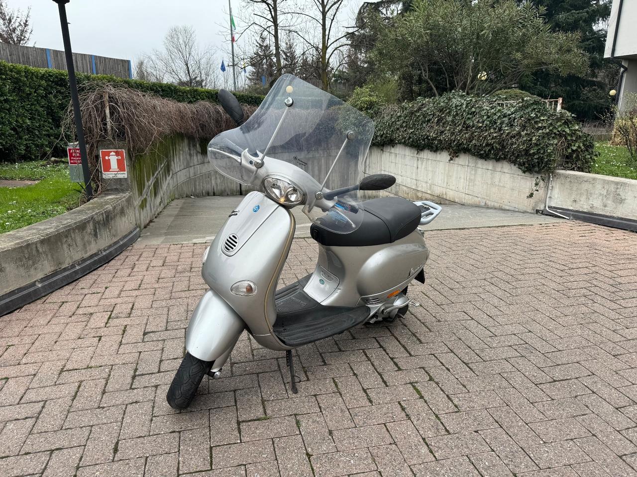 Vespa 150 ET4 VESPA ET4 150CC