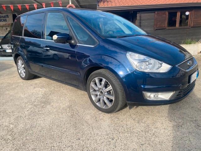 Ford Galaxy 2.0 TDCi 140 CV Ghia DPF