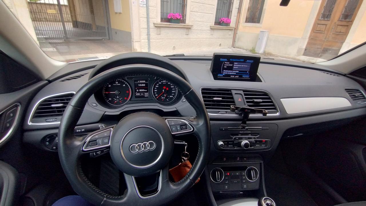 Audi Q3 2.0 TDI 120 CV S line Edition