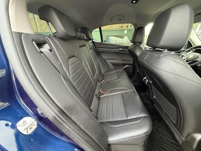 Alfa Romeo Stelvio 2.2 Turbodiesel 180 CV AT8 RWD