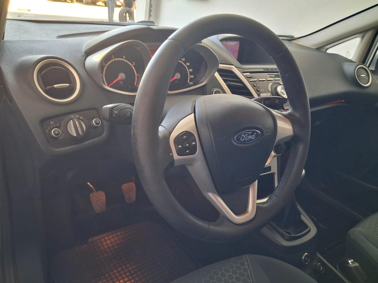 Ford Fiesta 1.4 5 porte Bz.- GPL Titanium