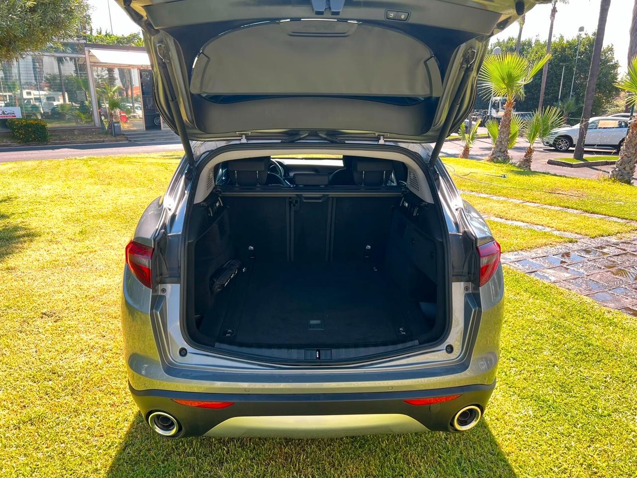 Alfa Romeo Stelvio 2.2 Turbodiesel 160 CV AT8 RWD Sport-Tech