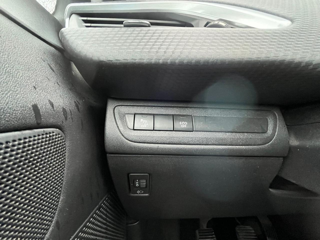 Peugeot 208 PureTech 82 5 porte Allure