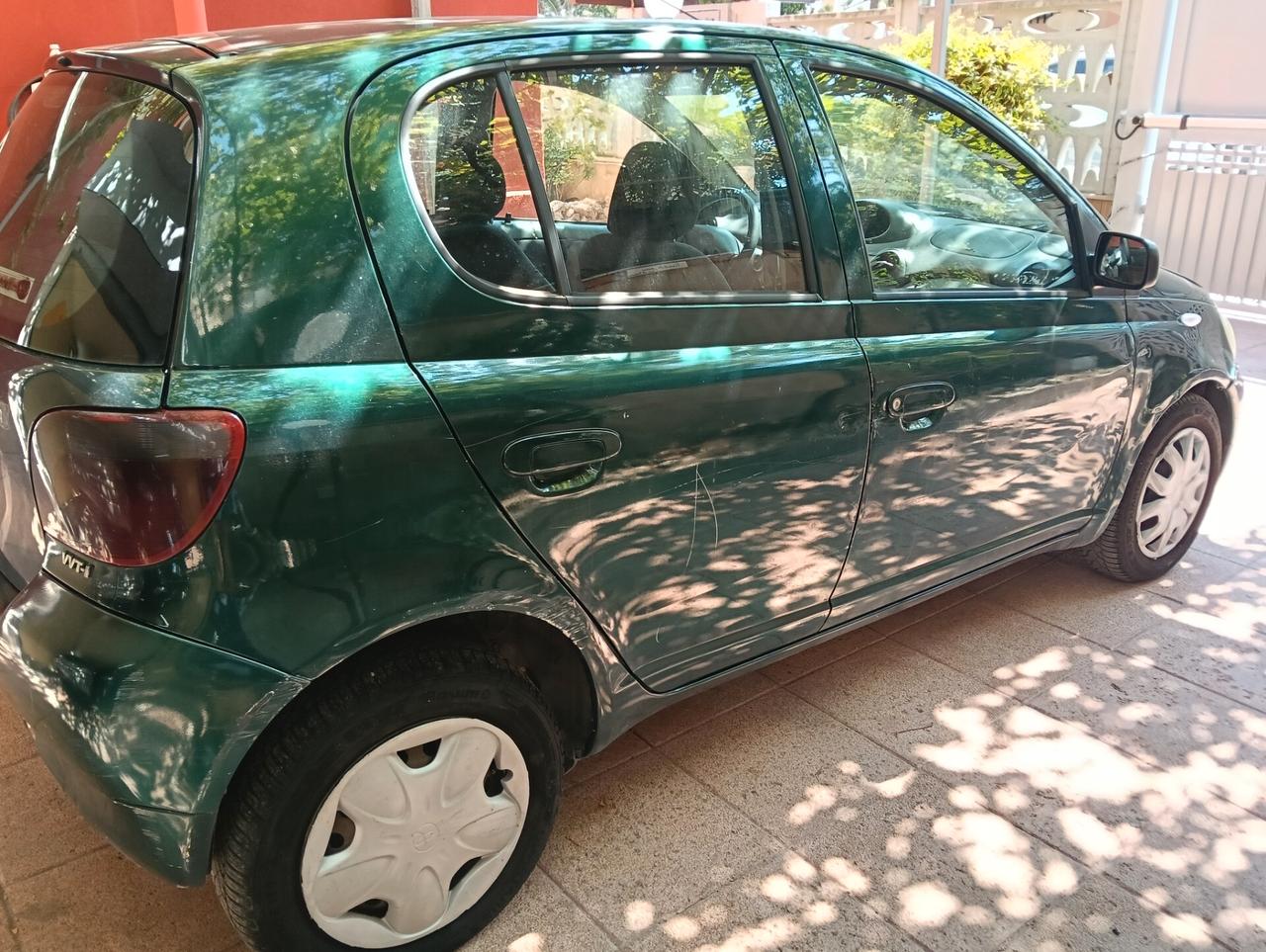Toyota Yaris 1.0i 16V cat 5 porte Sol