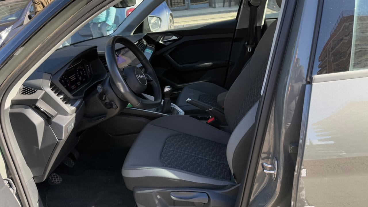 Audi A1 SPB 30 TFSI S tronic Identity Black led navi car play cockpit pdc cerchi 17 clima automatico