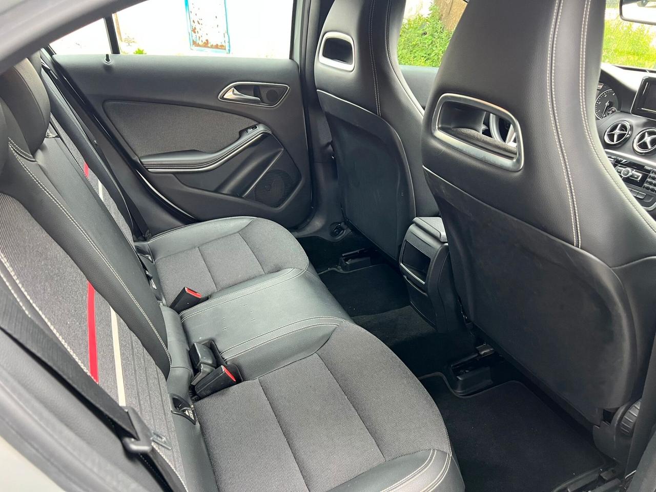 MERCEDES CLASSE A 180 1.5 CDI Premium-2013