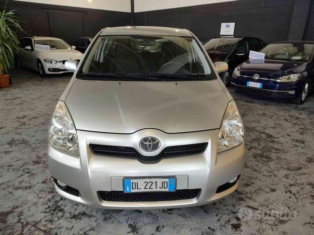TOYOTA Corolla Verso 2.2 16V D-4D DPF Luna 7pti