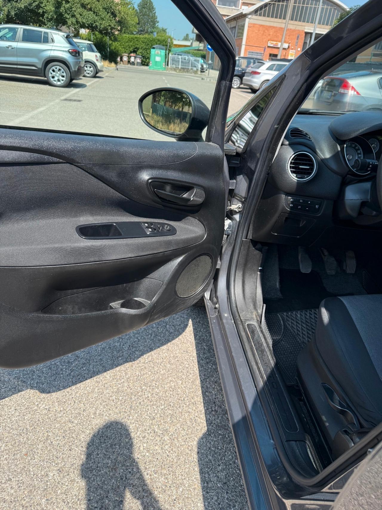 Fiat Punto Evo 1.2 - NEOPATENTATI - 12 MESI DI GARANZIA -