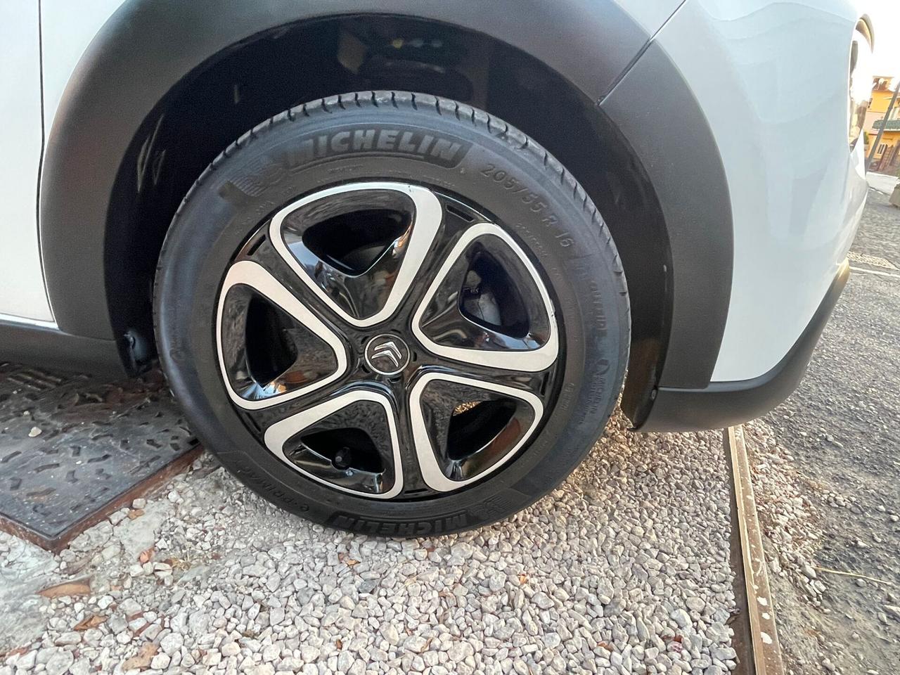 Citroen C3 PureTech 110 S&S EAT6 Shine Pack
