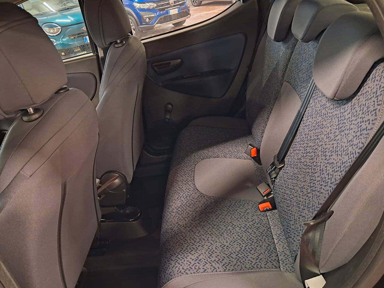 Lancia Ypsilon 1.0 FireFly 5 porte S&S Hybrid Silver