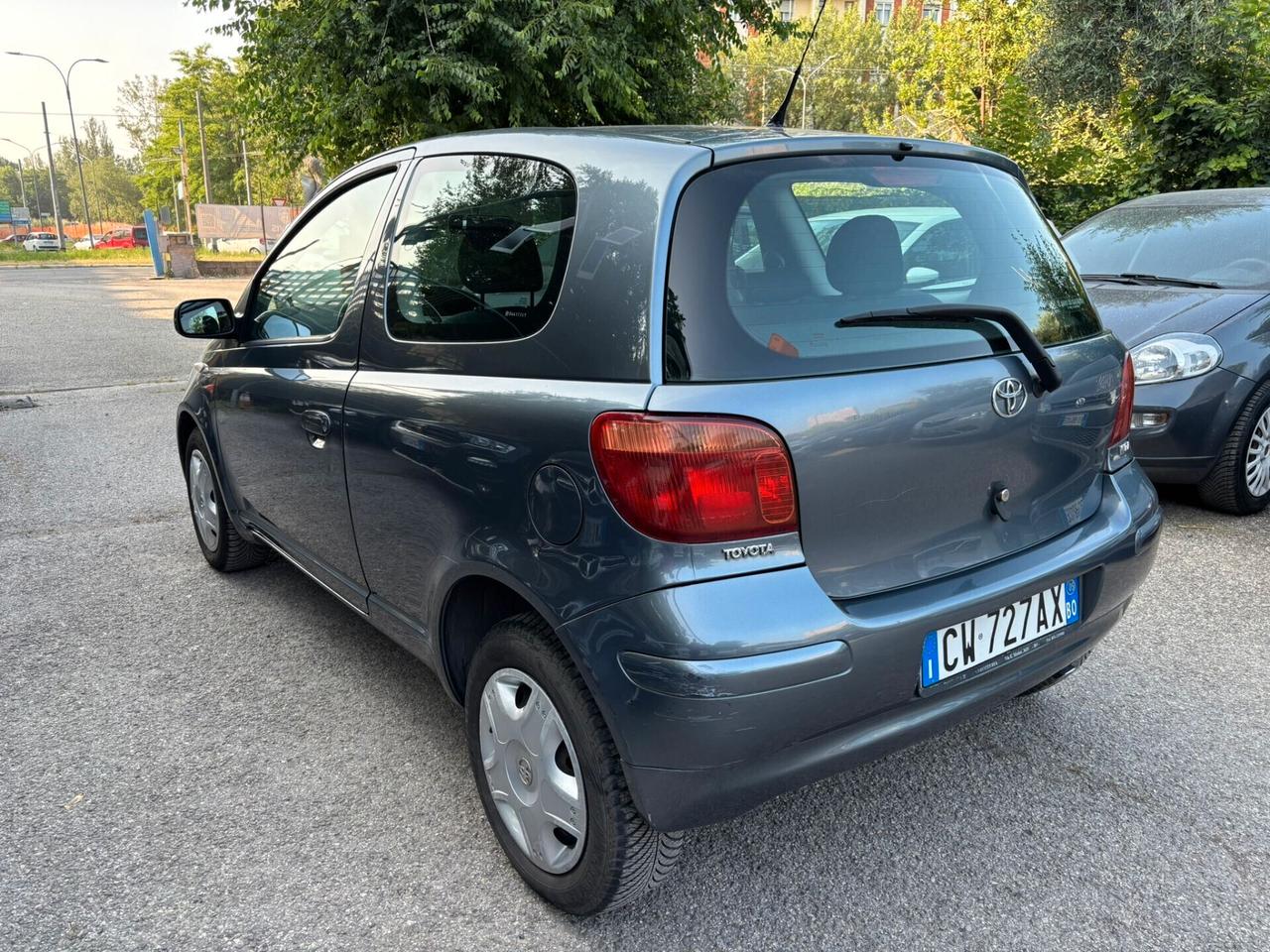Toyota Yaris 1.0i 16V cat 3 porte Sol OK Neopatentati