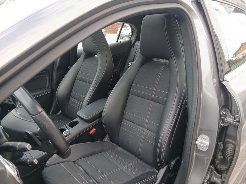 Mercedes-Benz GLA GLA 200 Premium auto