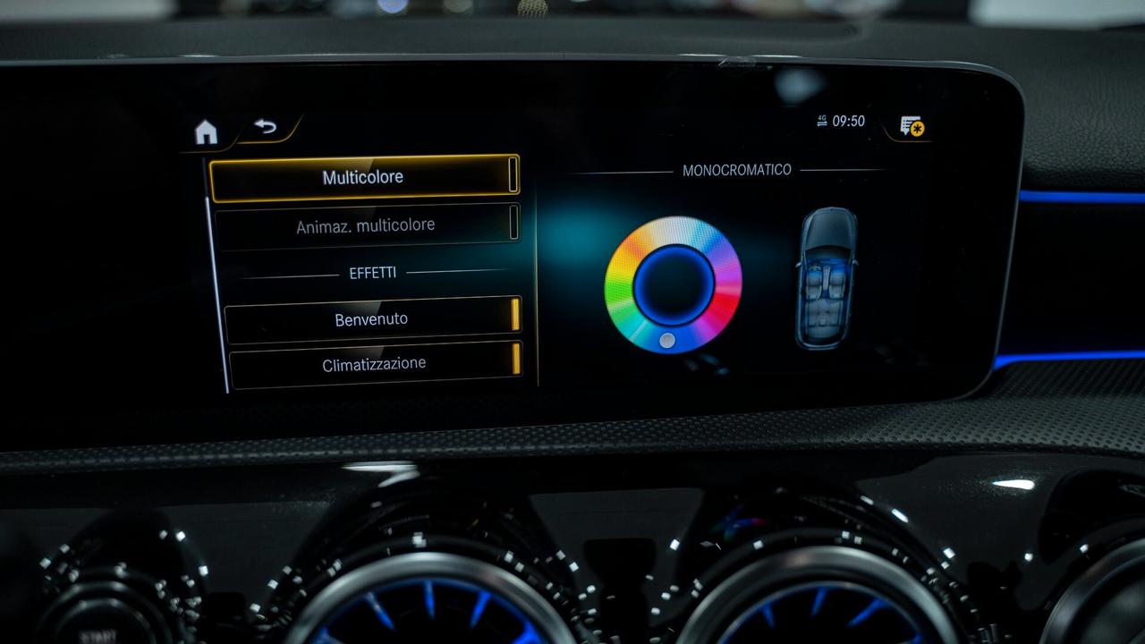 Mercedes-benz A 180 D PREMIUM PLUS AMG 19" TETTO PACK LUCI MULTIBEAM FULL OPTIONAL