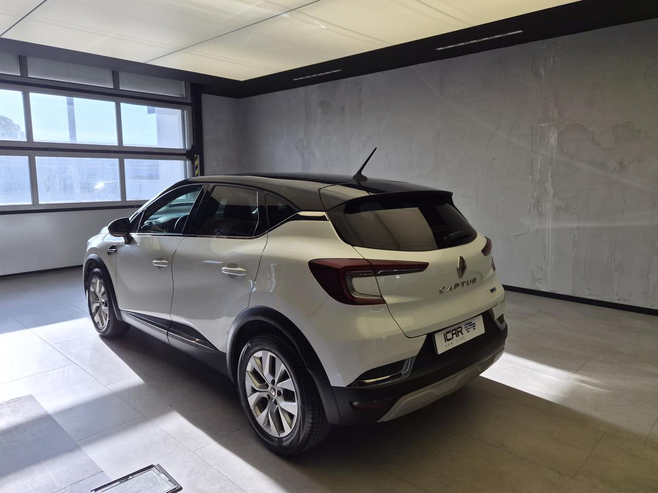 RENAULT Captur II 2019 - Captur 1.6 E-Tech hybrid Intens 145cv auto