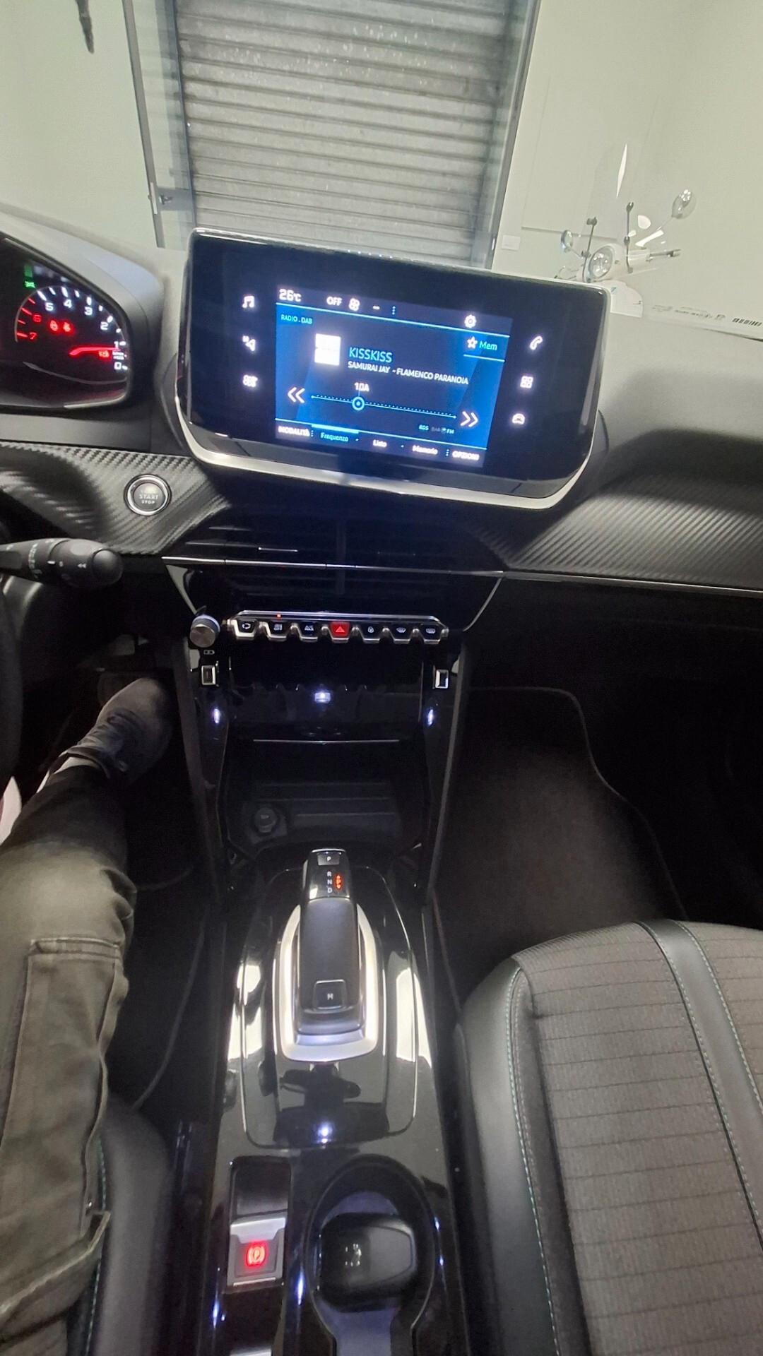 Peugeot 2008 BlueHDi 130 S&S EAT8 Allure