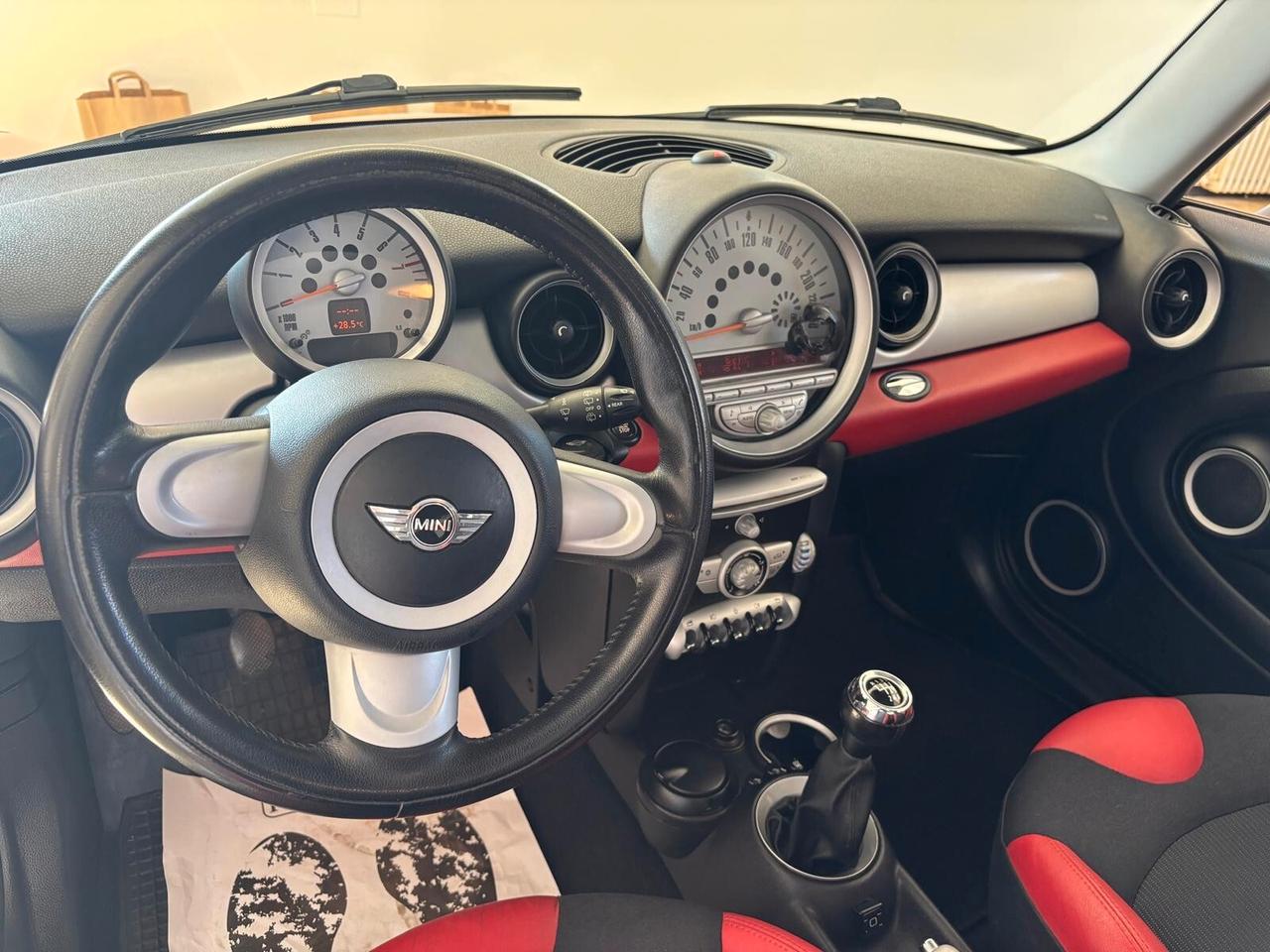 MINI COOPER ANNO 2007 BZ GPL km 156 mila