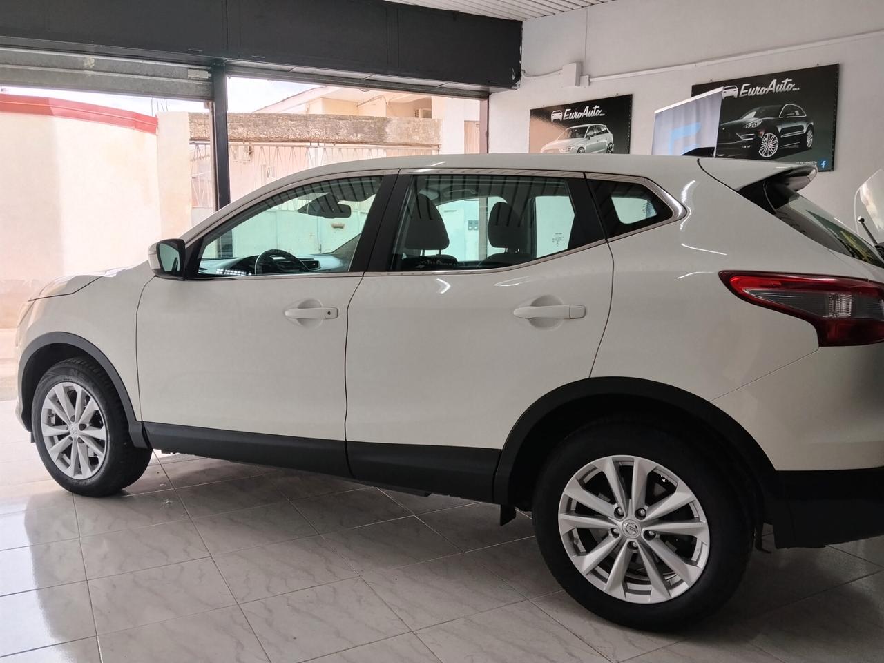 Nissan Qashqai 1.5 diesel 2014 CON GARANZIA