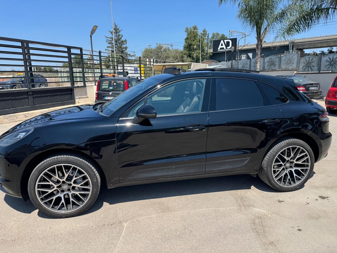 Porsche Macan 2.0 pari al nuovo