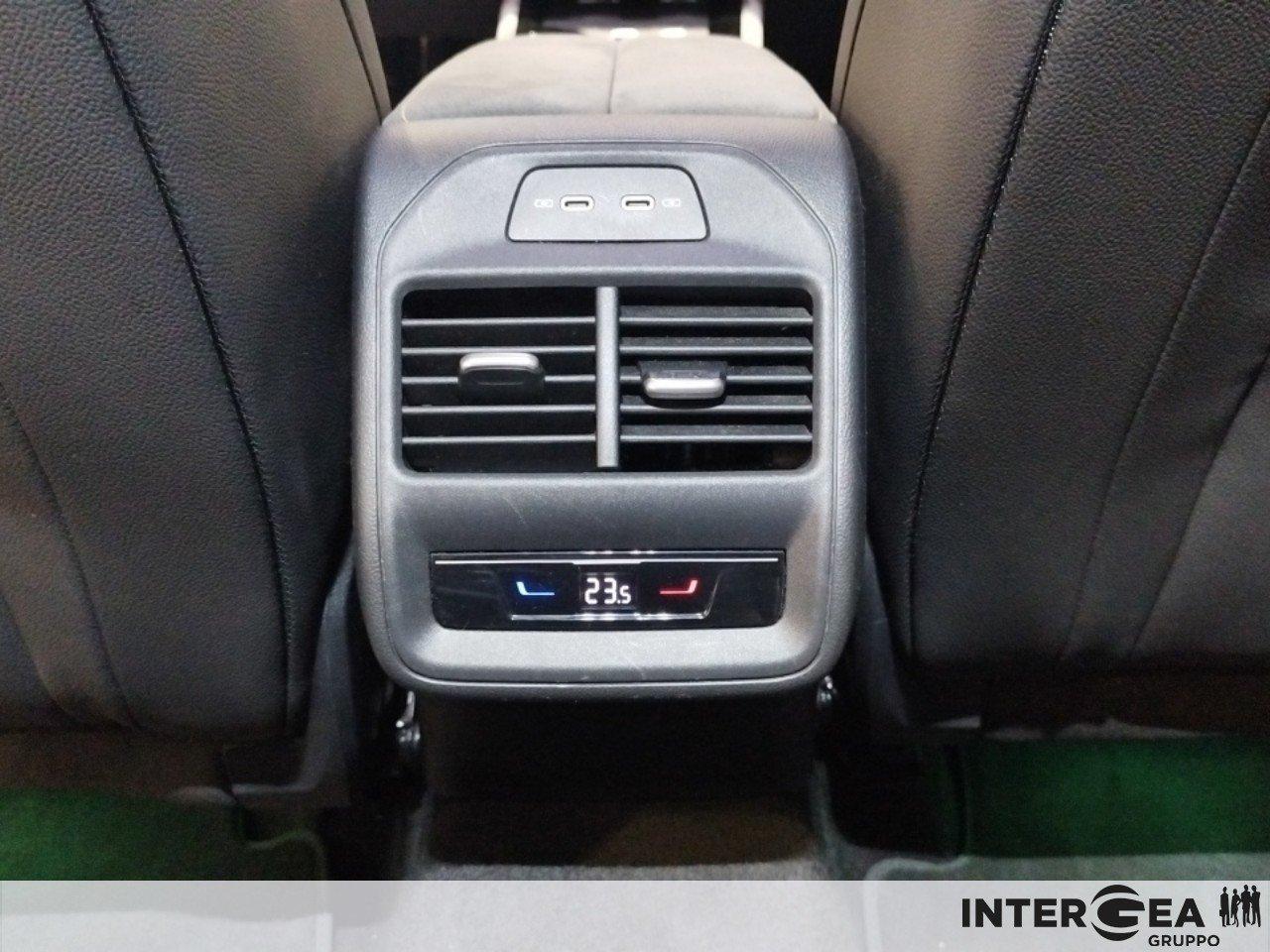 SKODA Superb Wagon 2.0 tdi Style 150cv dsg