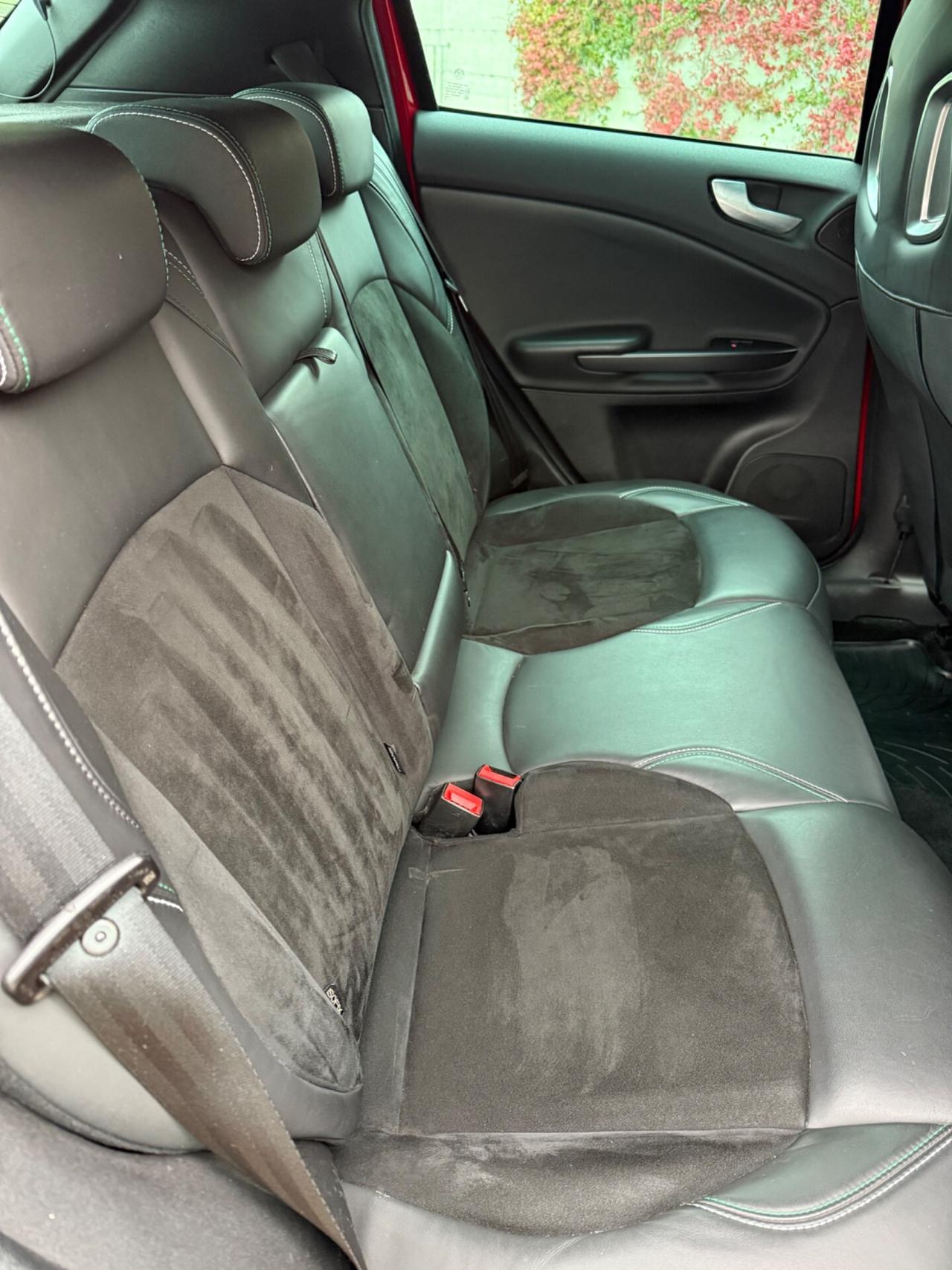 Alfa Romeo Giulietta 1750 Turbo TCT Quadrifoglio Verde Lounge Edition serie limitata N 239