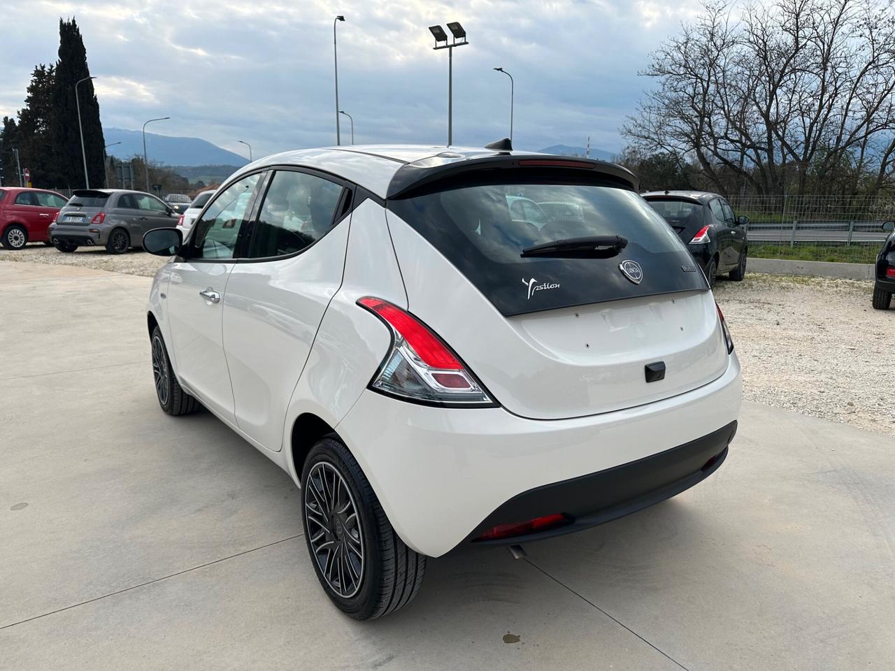 Lancia Ypsilon 1.0 70CV GOLD + TELECAMERA 1.000KM