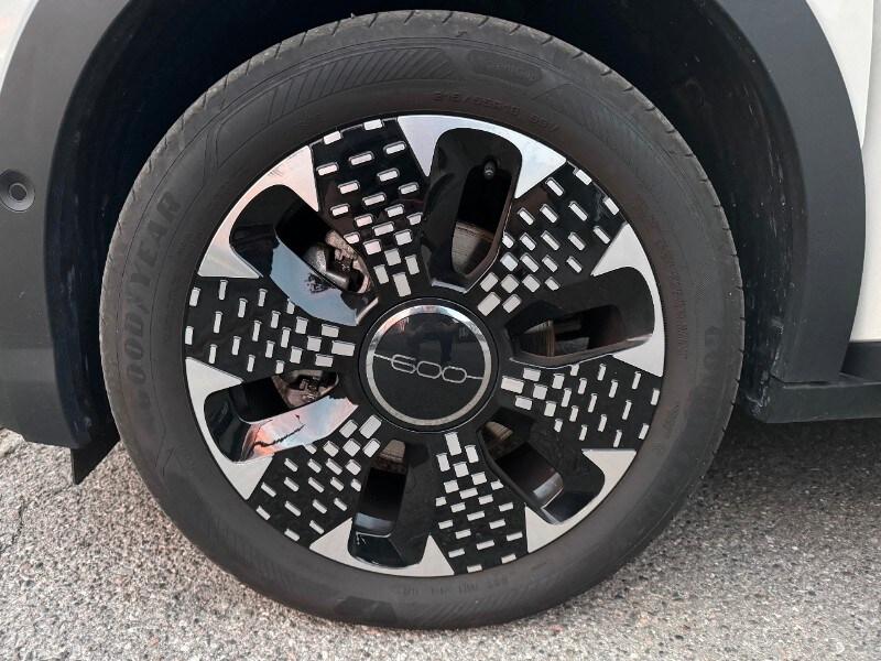 FIAT 600 (2023-->) 600 Hybrid 100 CV DCT MHEV L...