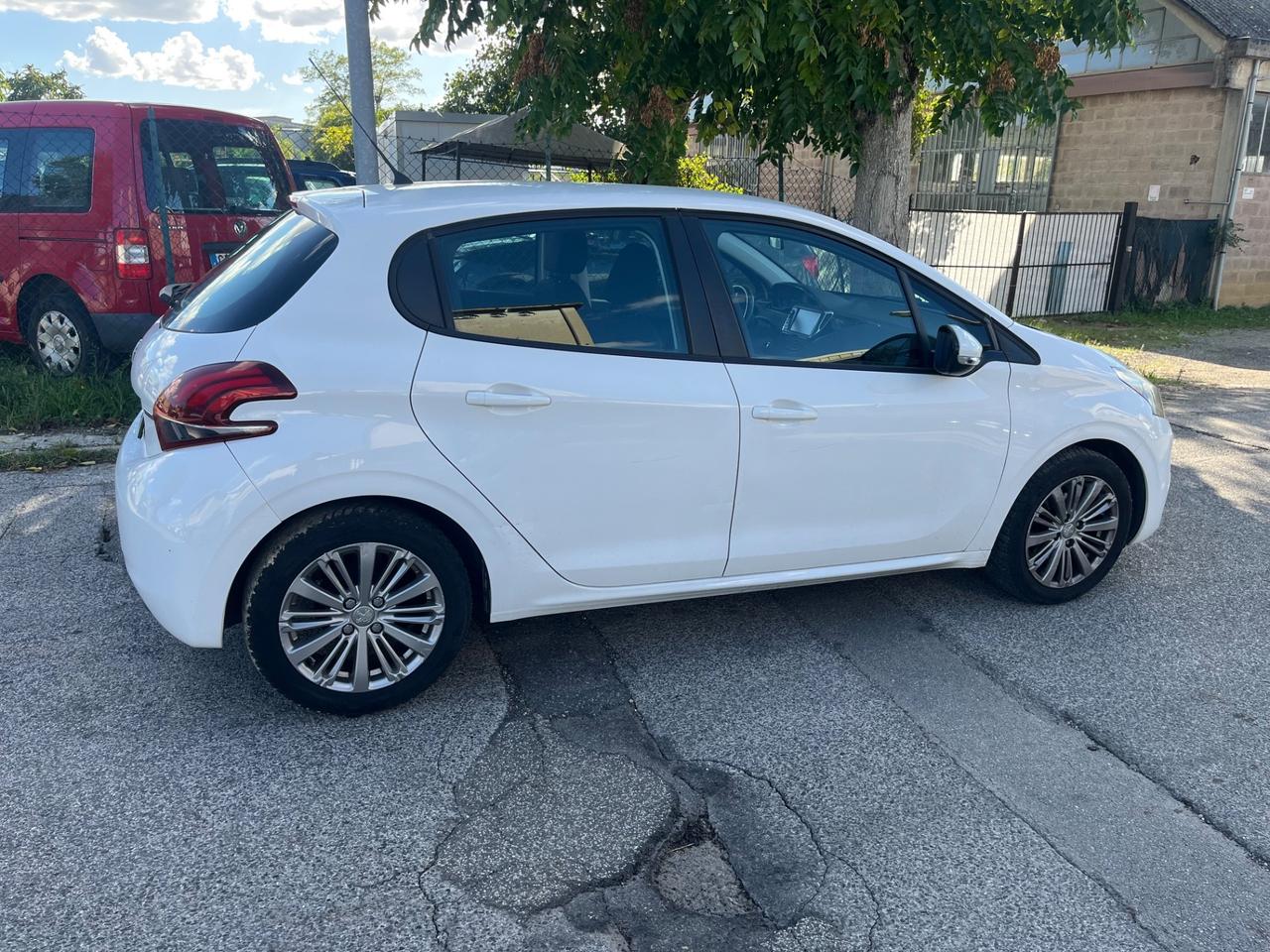 Peugeot 208 PureTech 82CV 5 porte Allure 2016