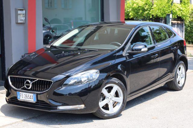 VOLVO V40 D2 2.0d UniPropietario Tagliandata per NEOPATENTAT
