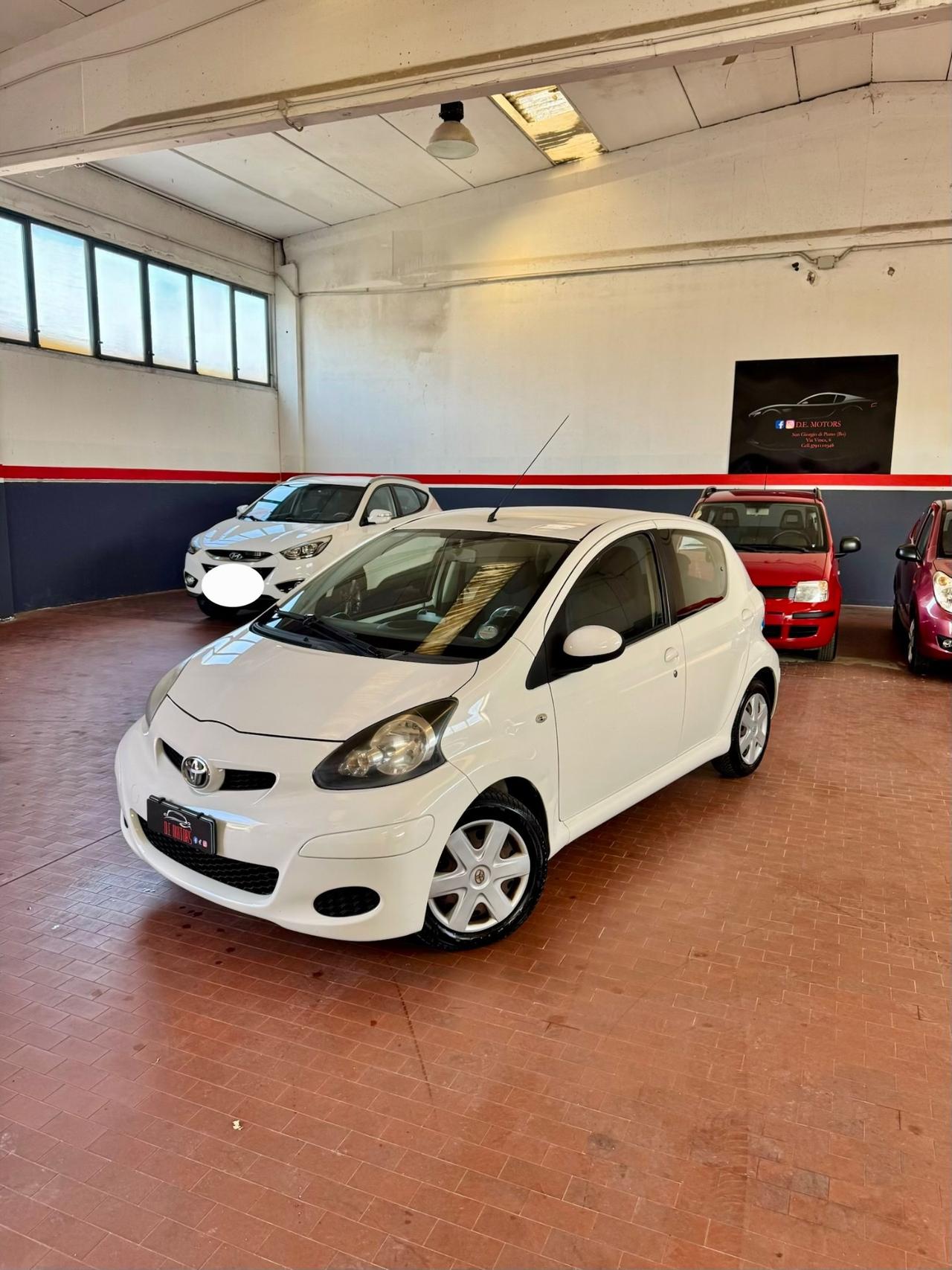 Toyota Aygo 1.0 12V VVT-i 5 porte Lounge Connect