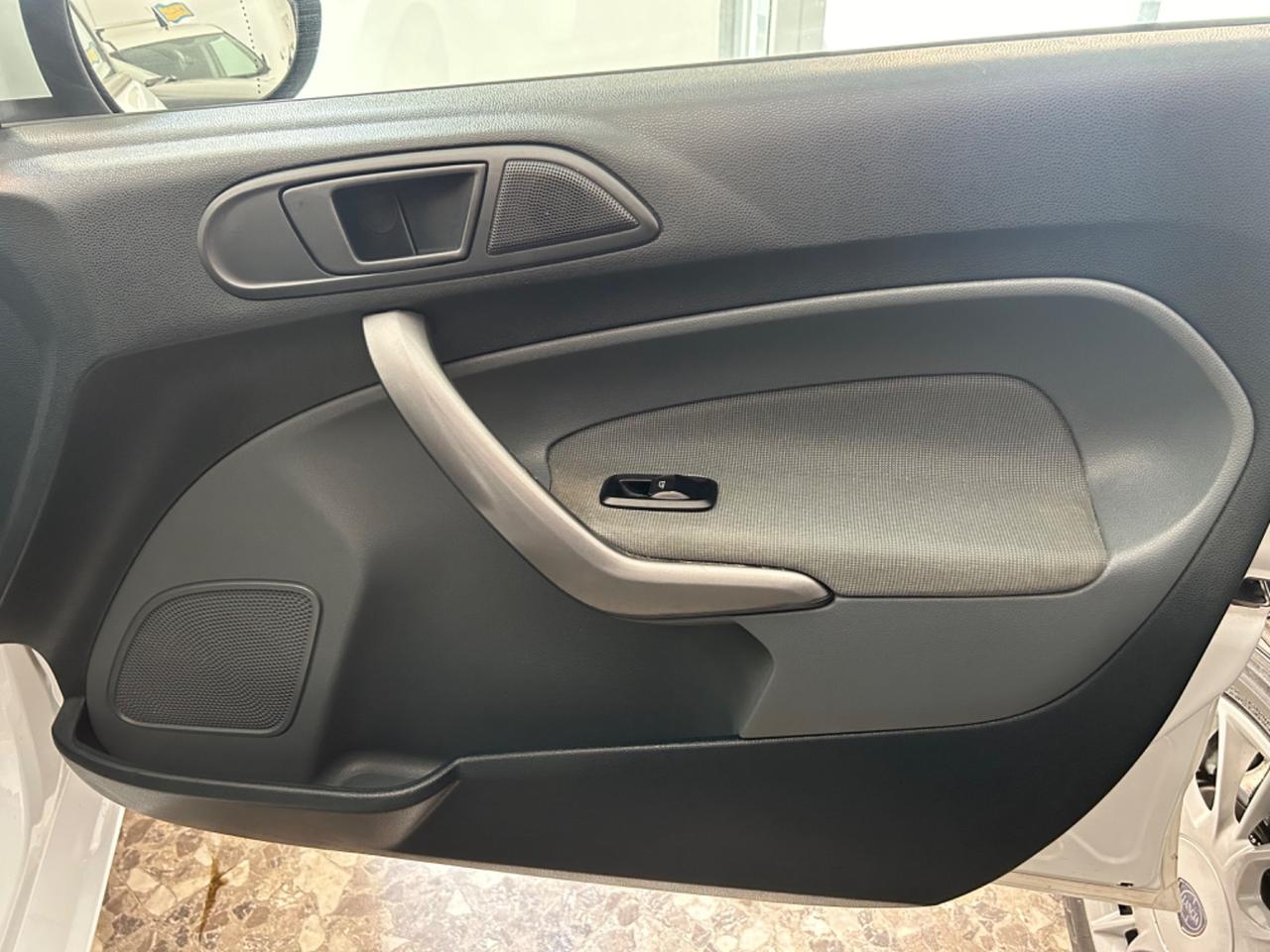 Ford Fiesta 1.2 Benz GPL 5 porte Titanium M. Nuovo