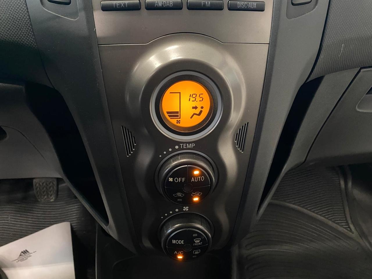 Toyota Yaris 1.0 5 porte Sol