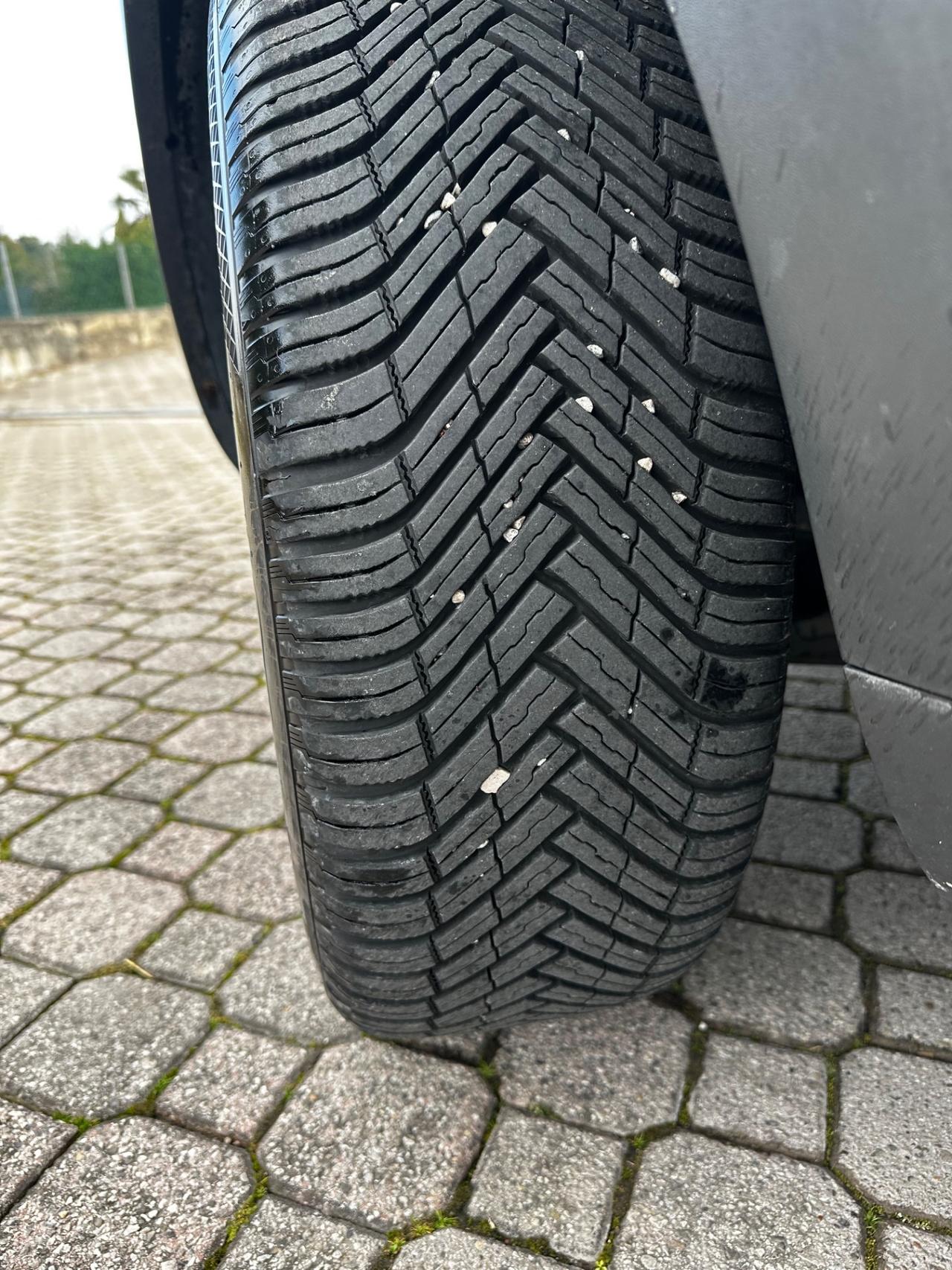 Chevrolet Captiva 2.0 VCDi LTZ 7 POSTI