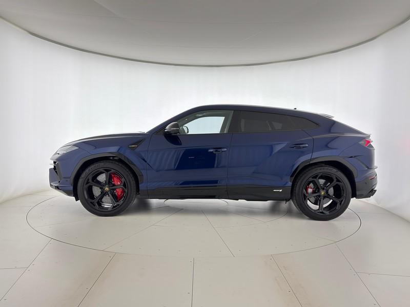 Lamborghini Urus 4.0 v8 auto