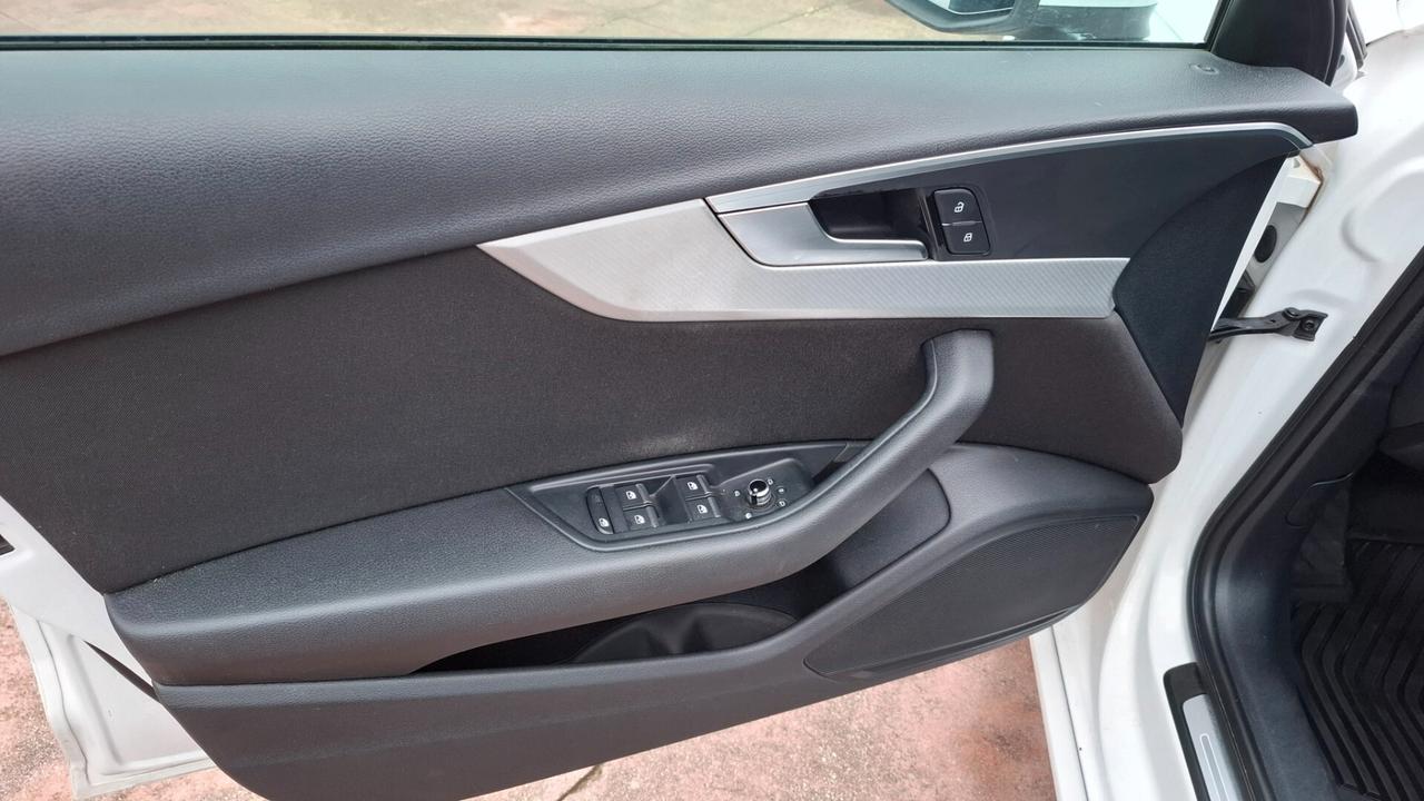 Audi A4 Avant 2.0 TDI 190 CV Business Sport-S LINE